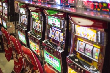 abah138 live roulette table interface on mobile showing betting layout and live wheel spin